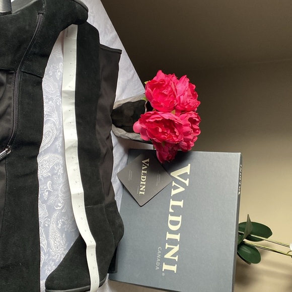 Valdini water proof suede boots - Picture 2 of 7